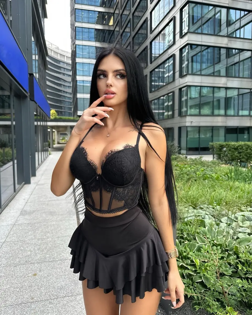 Queenie  escort in Dubai